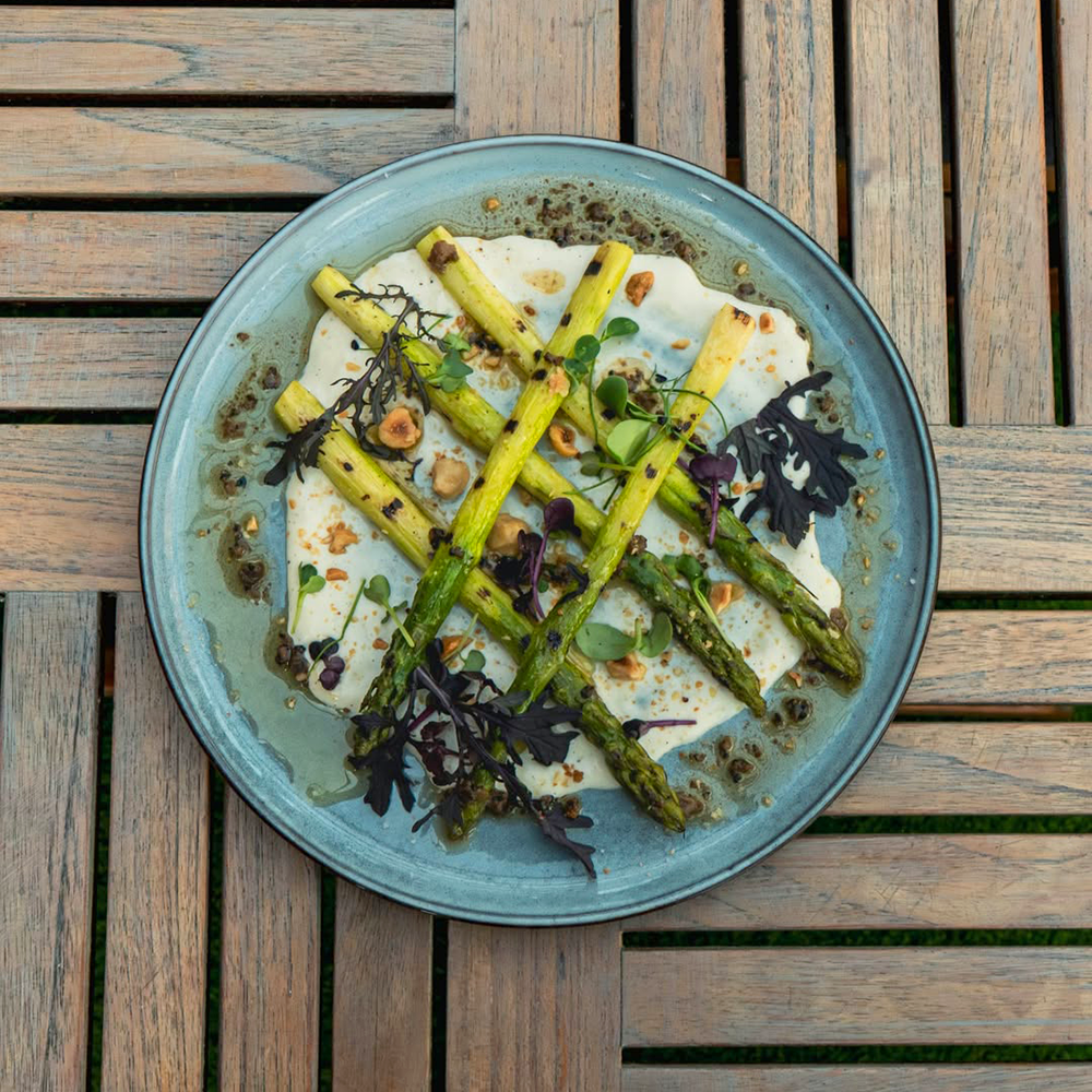 Le Mess Green asparagus season plate top view